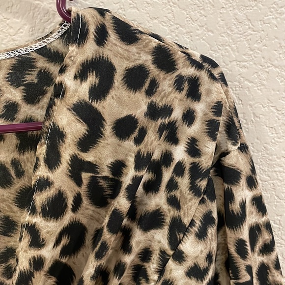 Leopard Print Robe - Picture 5 of 7